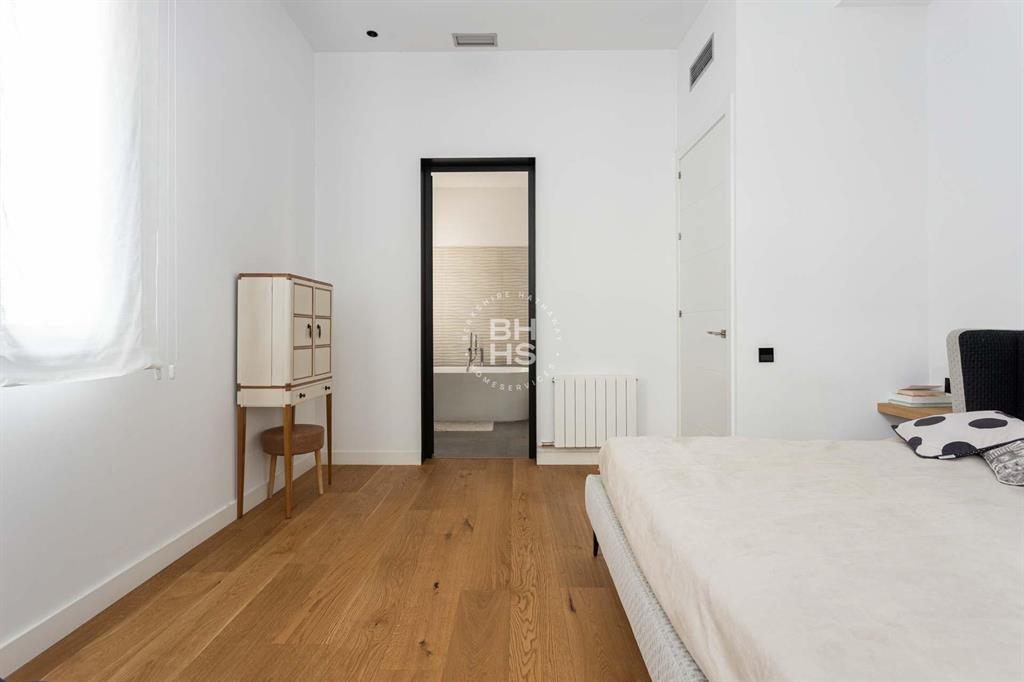 08023, Spain, 4 Bedrooms Bedrooms, ,2 BathroomsBathrooms,Residential,Active,181957