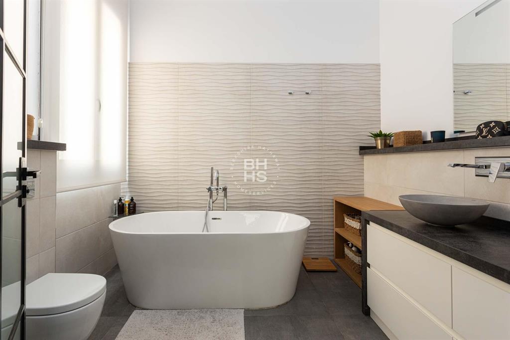 08023, Spain, 4 Bedrooms Bedrooms, ,2 BathroomsBathrooms,Residential,Active,181957