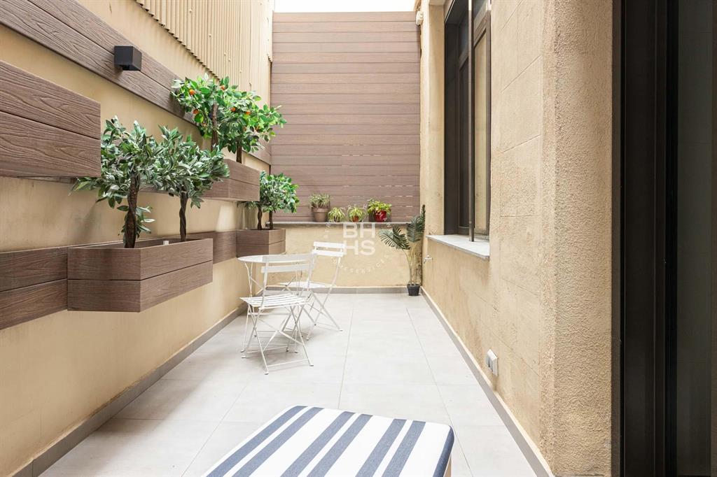 08023, Spain, 4 Bedrooms Bedrooms, ,2 BathroomsBathrooms,Residential,Active,181957