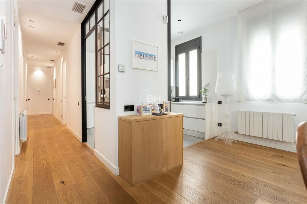 08023, Spain, 4 Bedrooms Bedrooms, ,2 BathroomsBathrooms,Residential,Active,181957