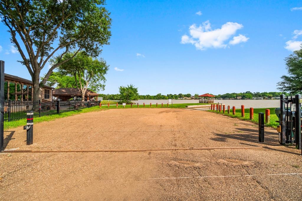 13009 Point Drive, Willis, Texas image 36
