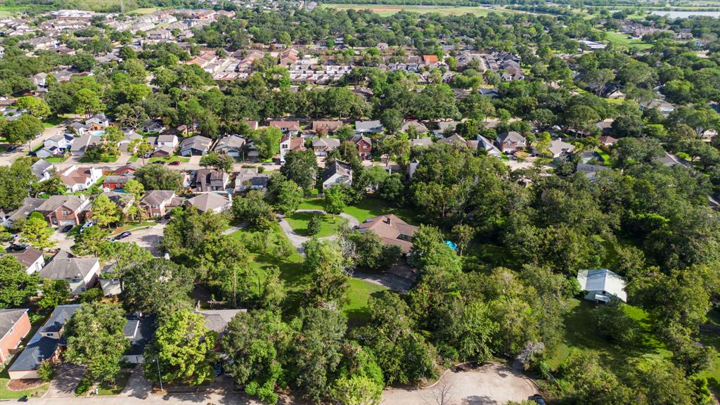 Twelve Oaks Lane, Missouri City, Texas image 4