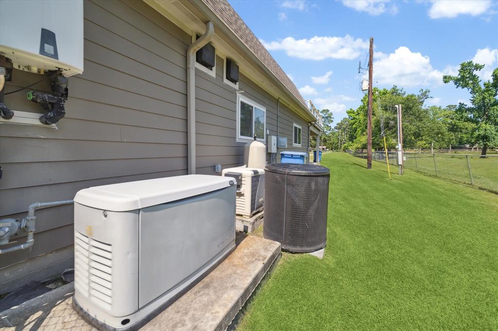 22460 Fatheree Drive, Porter, Texas image 32