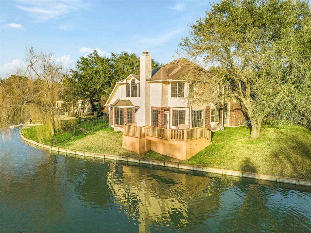 1251 Spinnaker Way Way, Sugar Land, Texas image 2