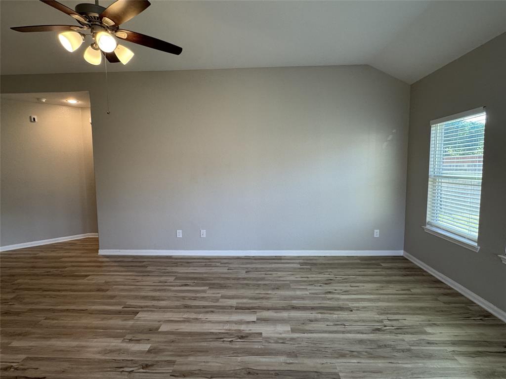 15064 Meadow Glen, Conroe, Texas image 9