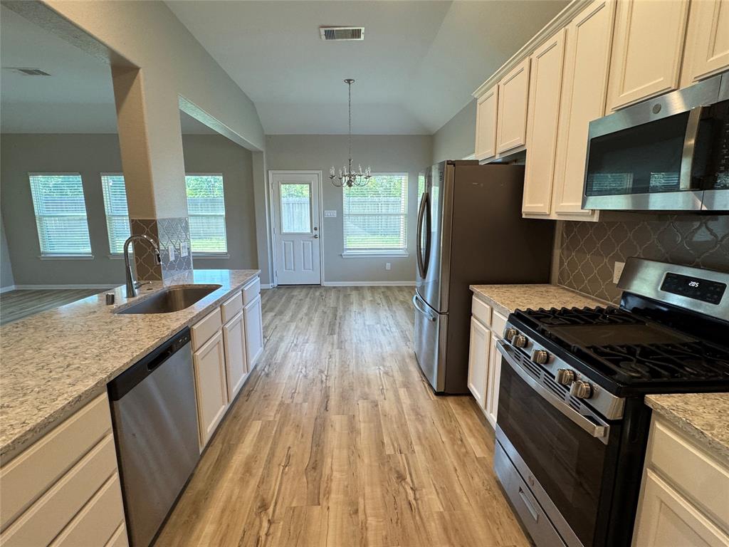 15064 Meadow Glen, Conroe, Texas image 8