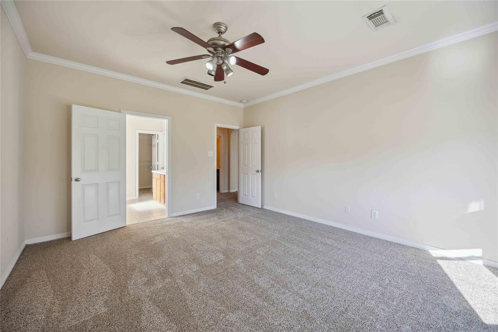 3203 Southern Knoll Lane, Pearland, Texas image 14