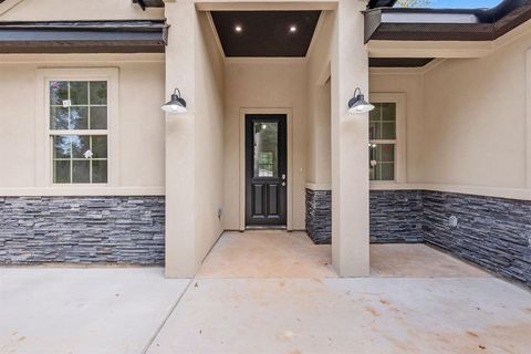 Single Family Residence in Conroe TX 12840 Royal West Drive 2.jpg