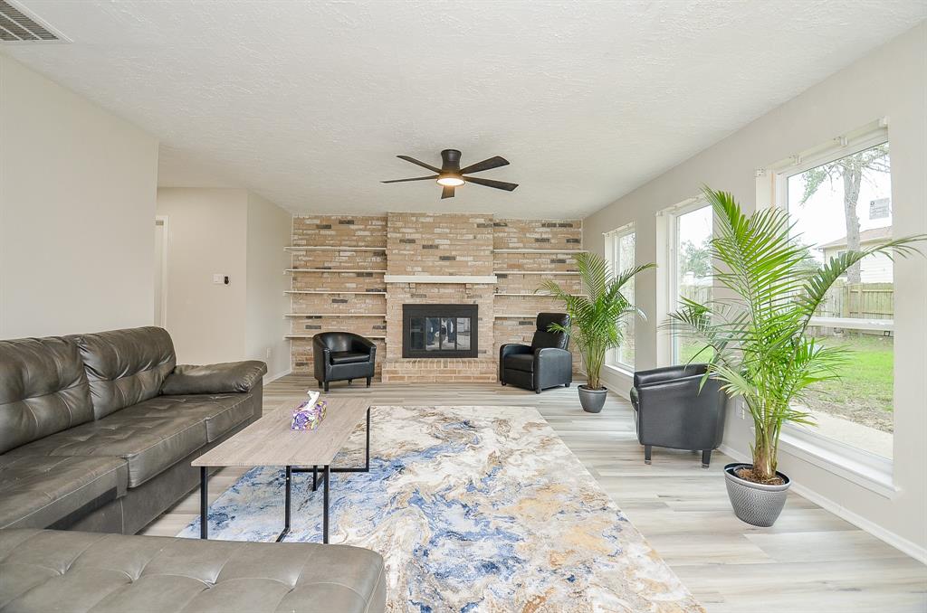 1902 Kings Arms Way, Katy, Texas image 9