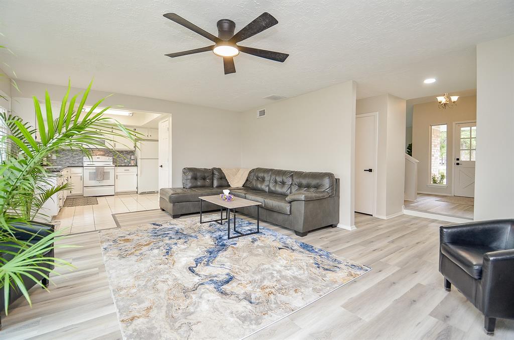 1902 Kings Arms Way, Katy, Texas image 12