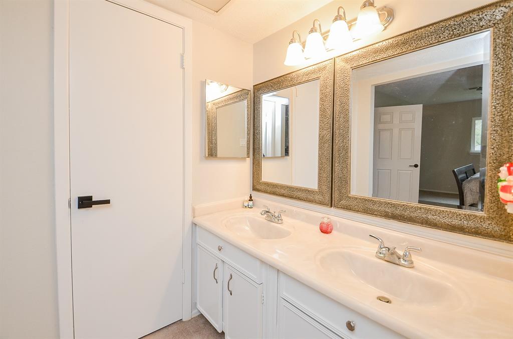 1902 Kings Arms Way, Katy, Texas image 19