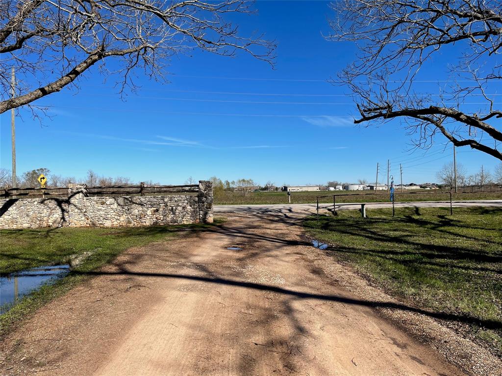 3407 E Skinner Lane, Richmond, Texas image 6