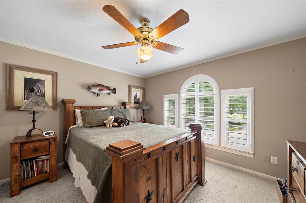 2018 Forest Garden Drive, Kingwood, Texas image 34