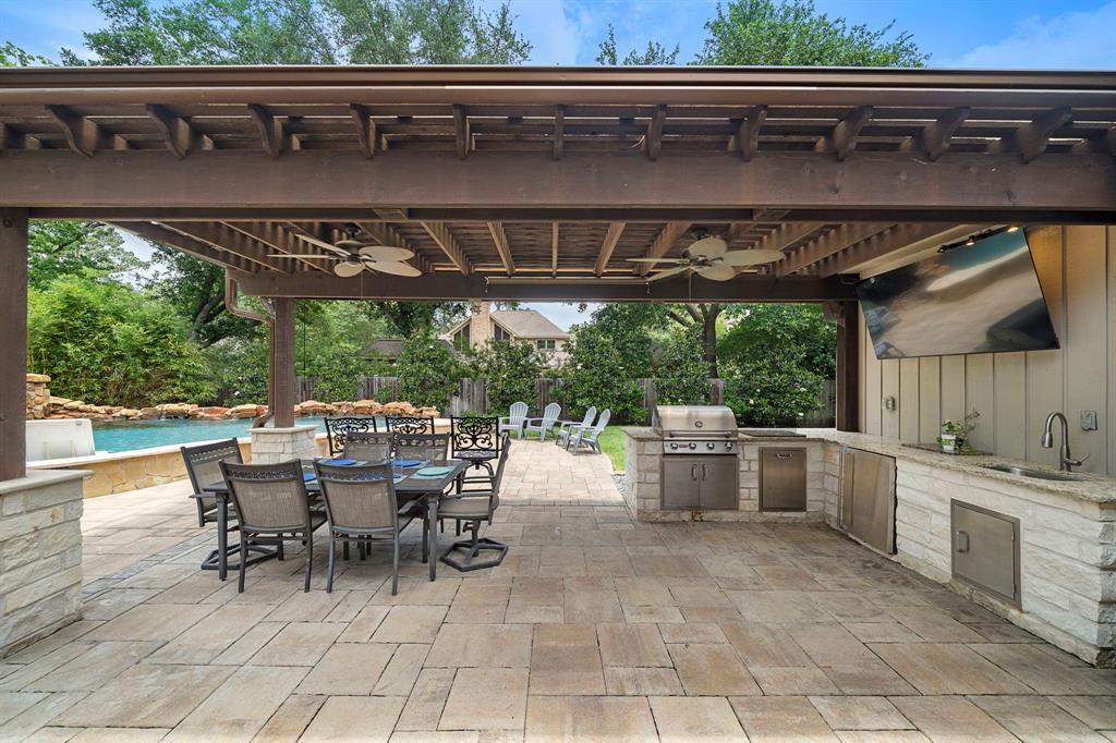 2018 Forest Garden Drive, Kingwood, Texas image 38