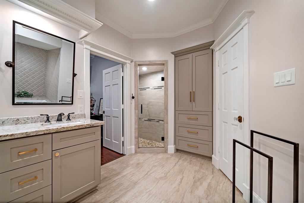 2018 Forest Garden Drive, Kingwood, Texas image 24