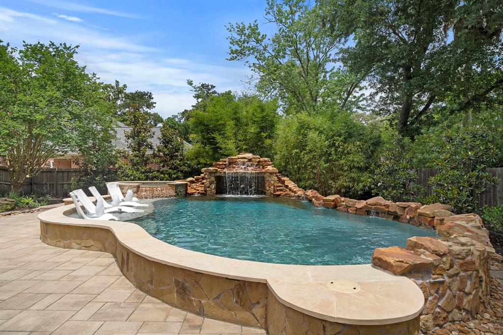 2018 Forest Garden Drive, Kingwood, Texas image 40