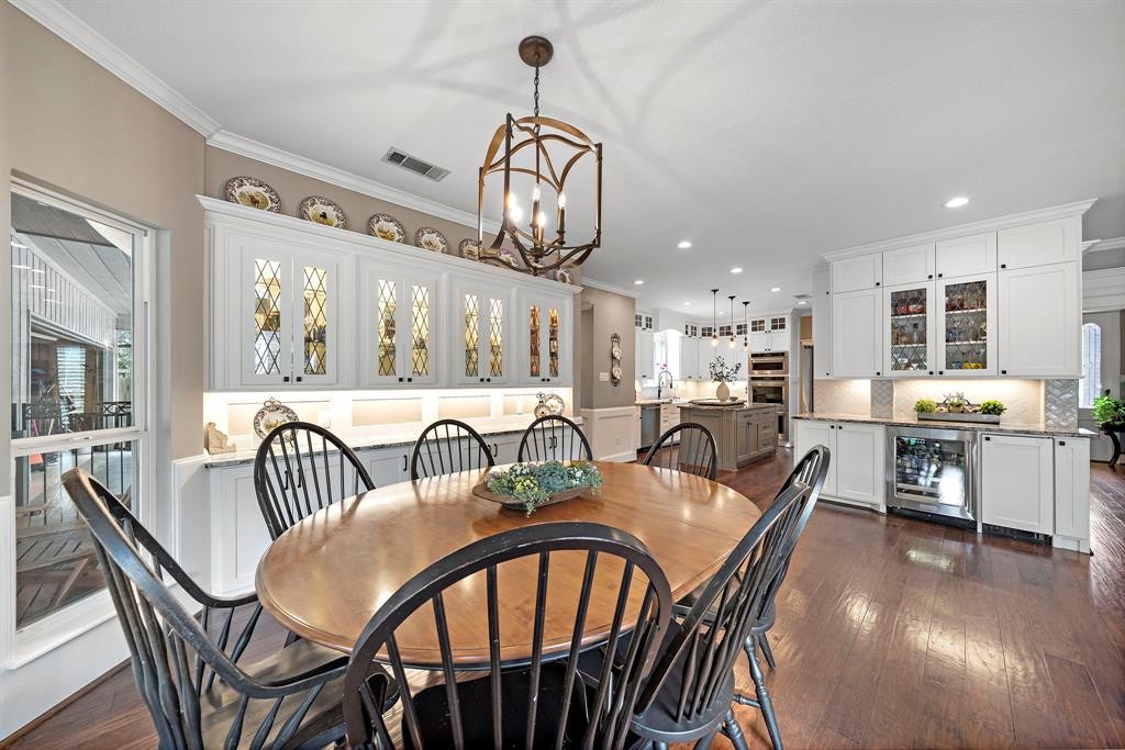 2018 Forest Garden Drive, Kingwood, Texas image 17