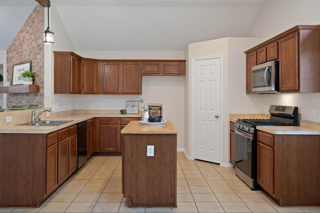 6806 Kotlan Court, Magnolia, Texas image 12