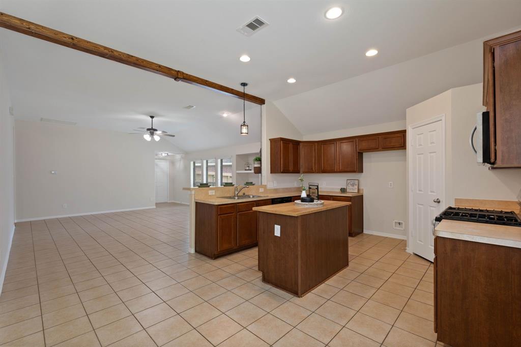 6806 Kotlan Court, Magnolia, Texas image 11
