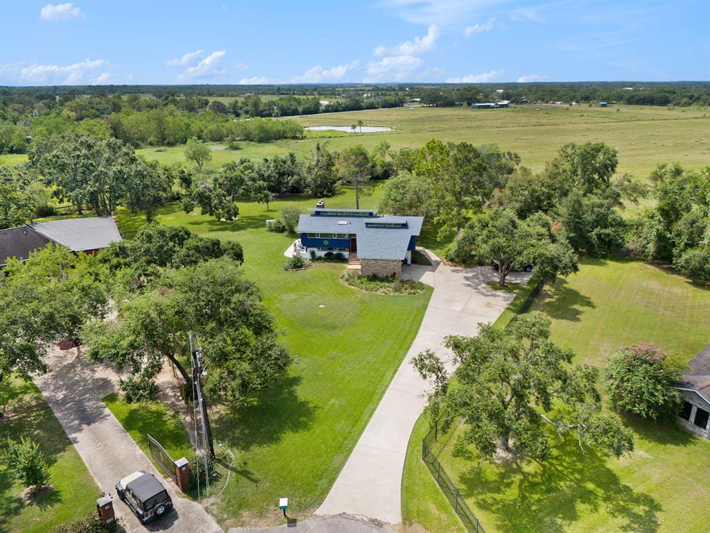 4003 Country Trails Street, Alvin, Texas image 1