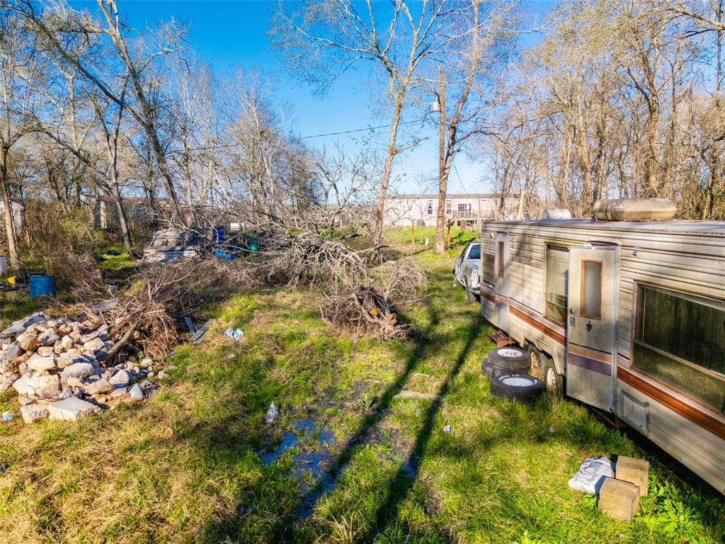 Pinemont Drive, Guy, Texas image 5