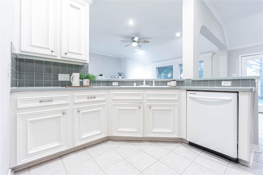 117 Greenridge Circle, League City, Texas image 9