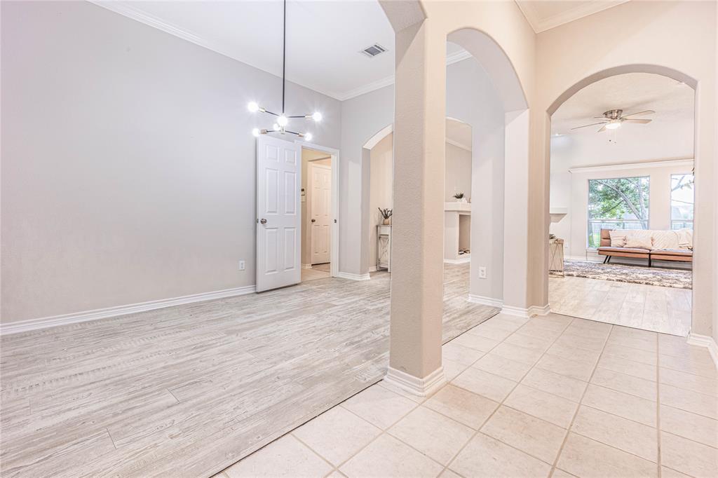 117 Greenridge Circle, League City, Texas image 2