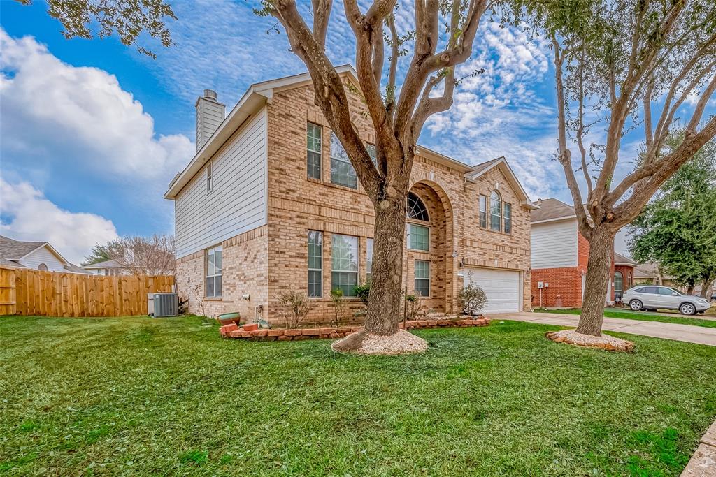 10626 White Bridge Lane, Sugar Land, Texas image 2