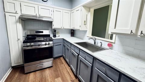 1105 S Main Street Highlands TX 77562