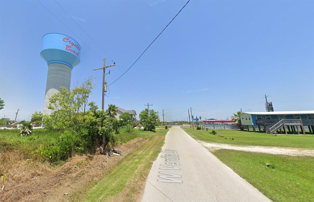 983 W Verdia Drive, Crystal Beach, Texas image 5