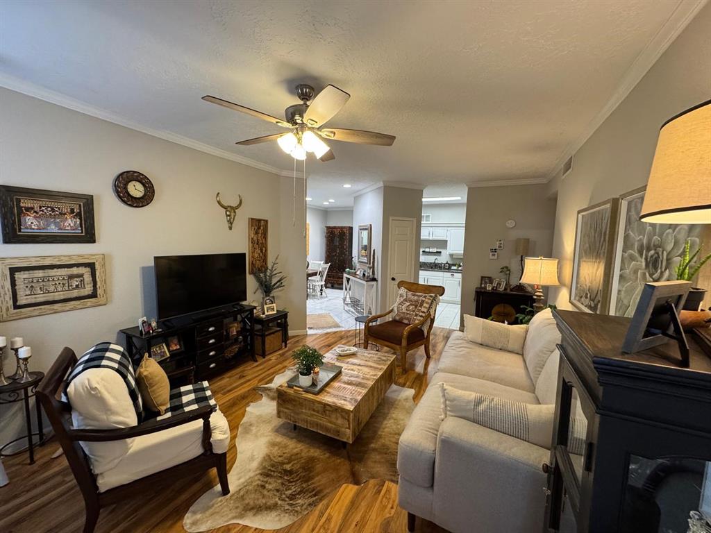 2011 Spenwick Drive #511, Houston, Texas image 4