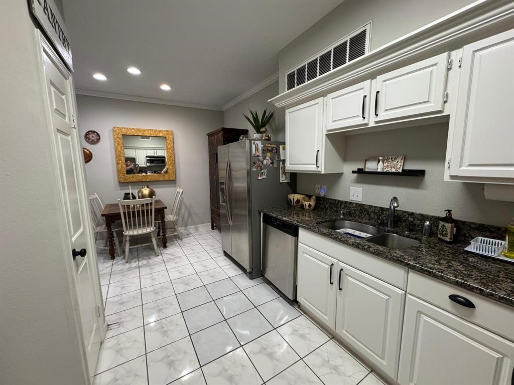 2011 Spenwick Drive #511, Houston, Texas image 10