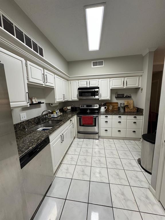 2011 Spenwick Drive #511, Houston, Texas image 9