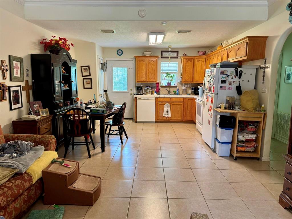105 Brookdale Circle, Woodville, Texas image 2