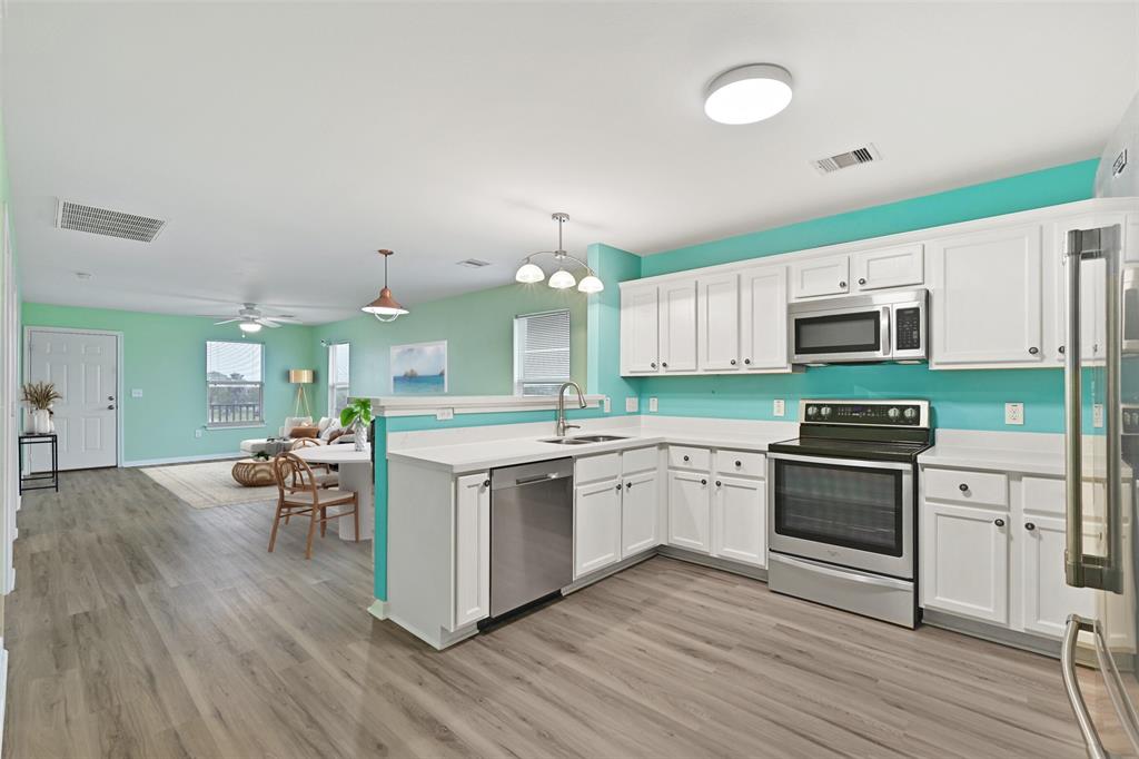 1124 Overton Avenue, Port Bolivar, Texas image 12