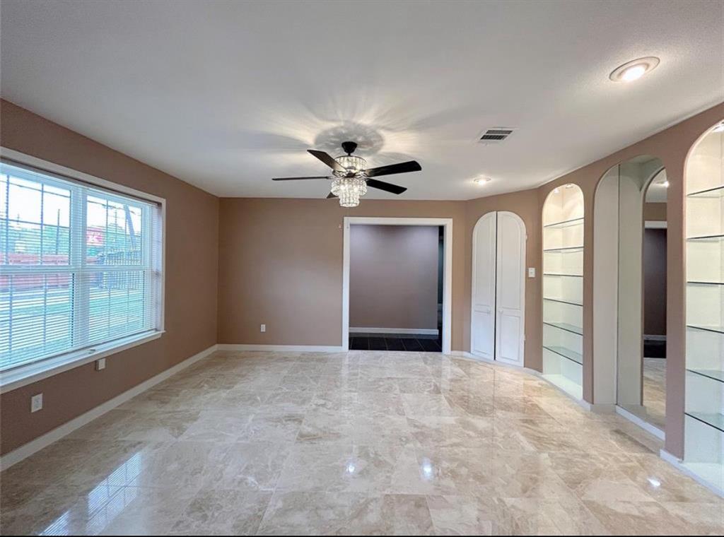 902 Ashford Parkway