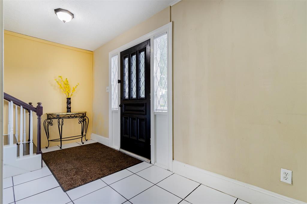 2318 Wallingford Drive
