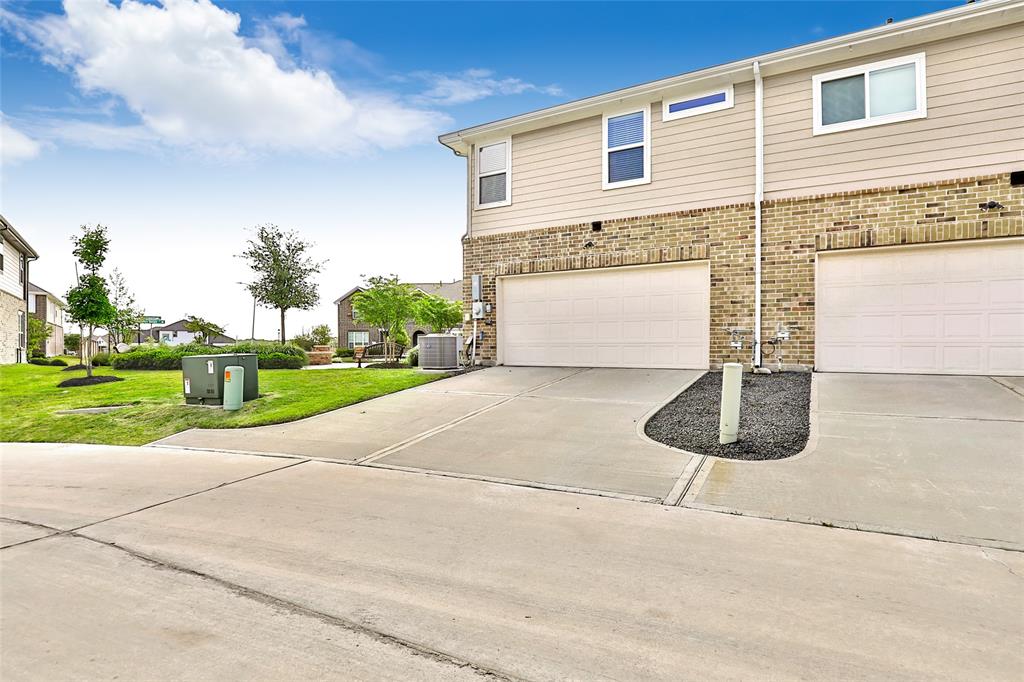 12723 Beatrice Terrace Drive, Humble, Texas image 38