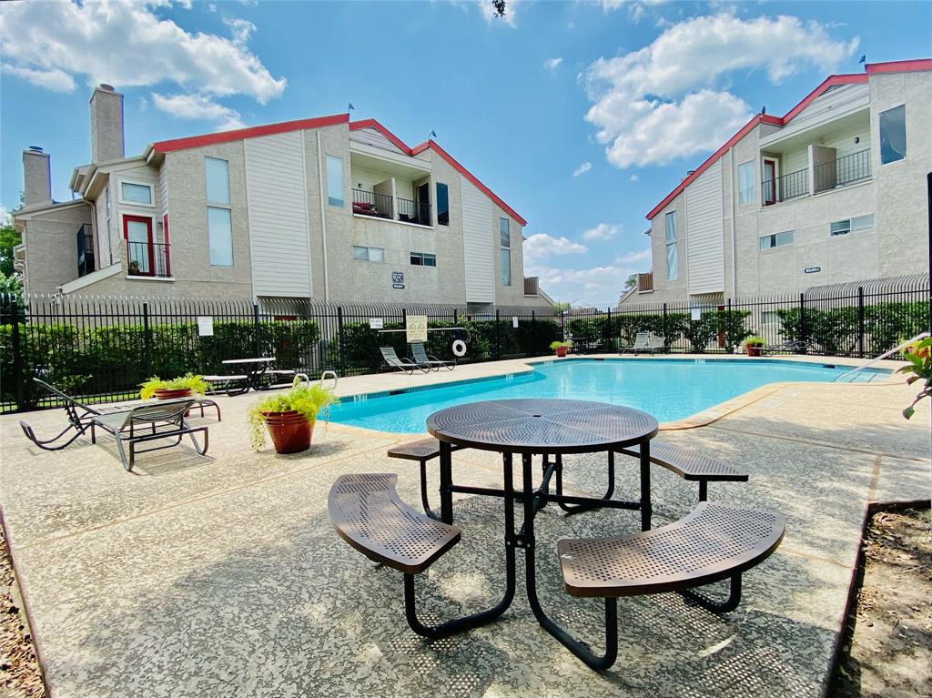 10855 Meadowglen Lane #916, Houston, Texas image 11