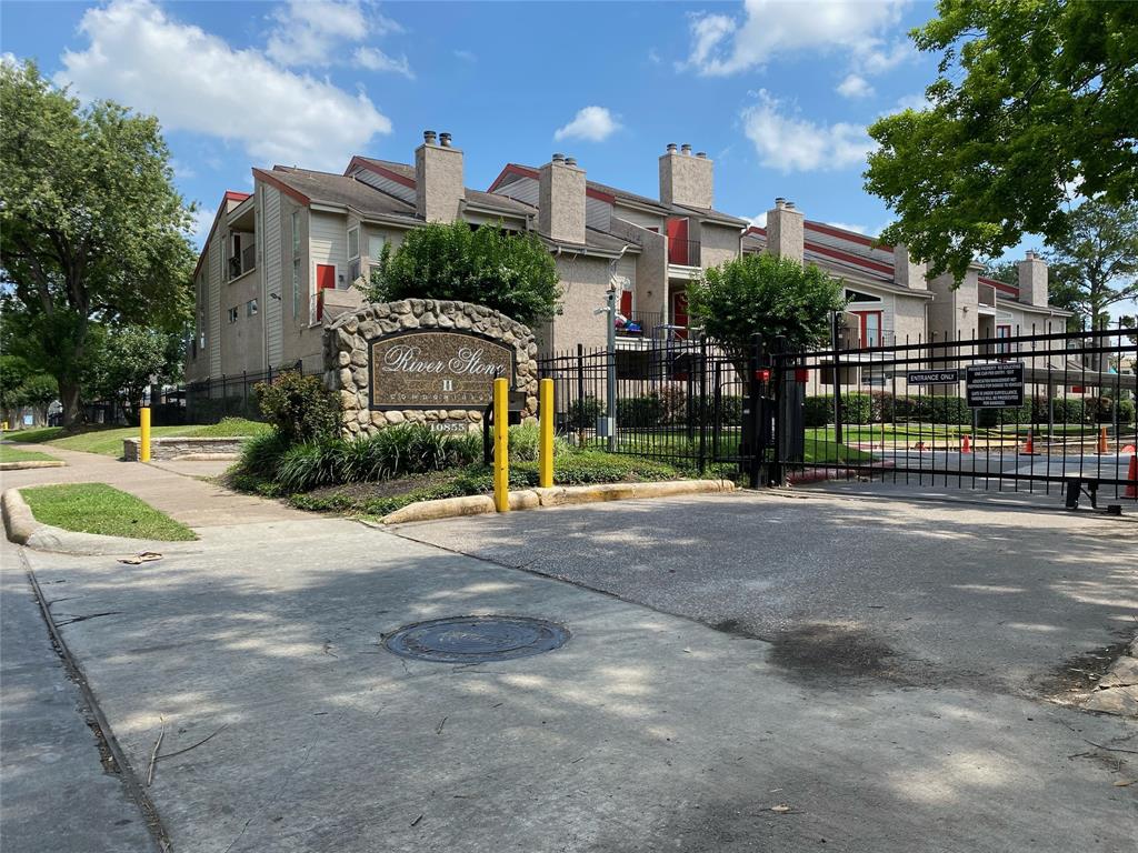 10855 Meadowglen Lane #916, Houston, Texas image 3