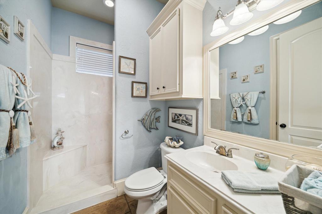 706 Saddle Creek Farms Drive, Crosby, Texas image 24