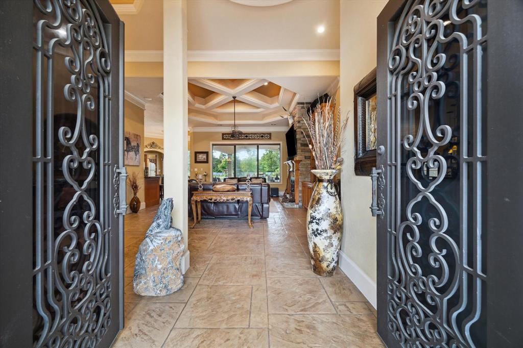 706 Saddle Creek Farms Drive, Crosby, Texas image 6