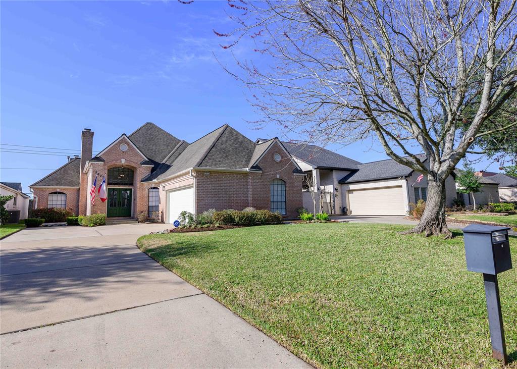 2927 Country Club Boulevard, Sugar Land, Texas image 3