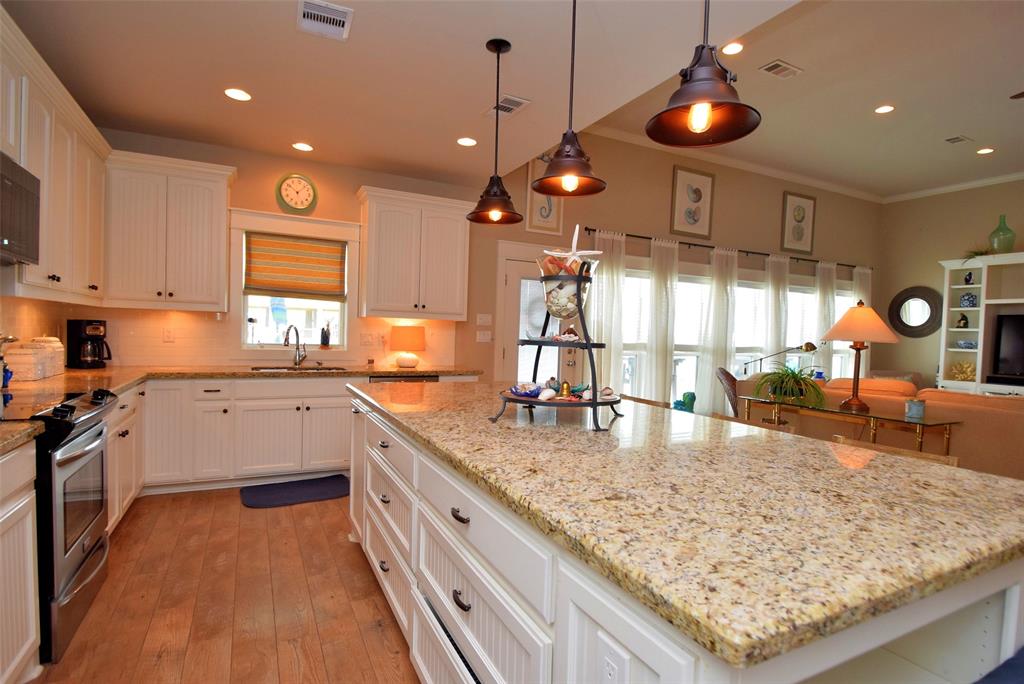 956 S Redfish Street, Crystal Beach, Texas image 7