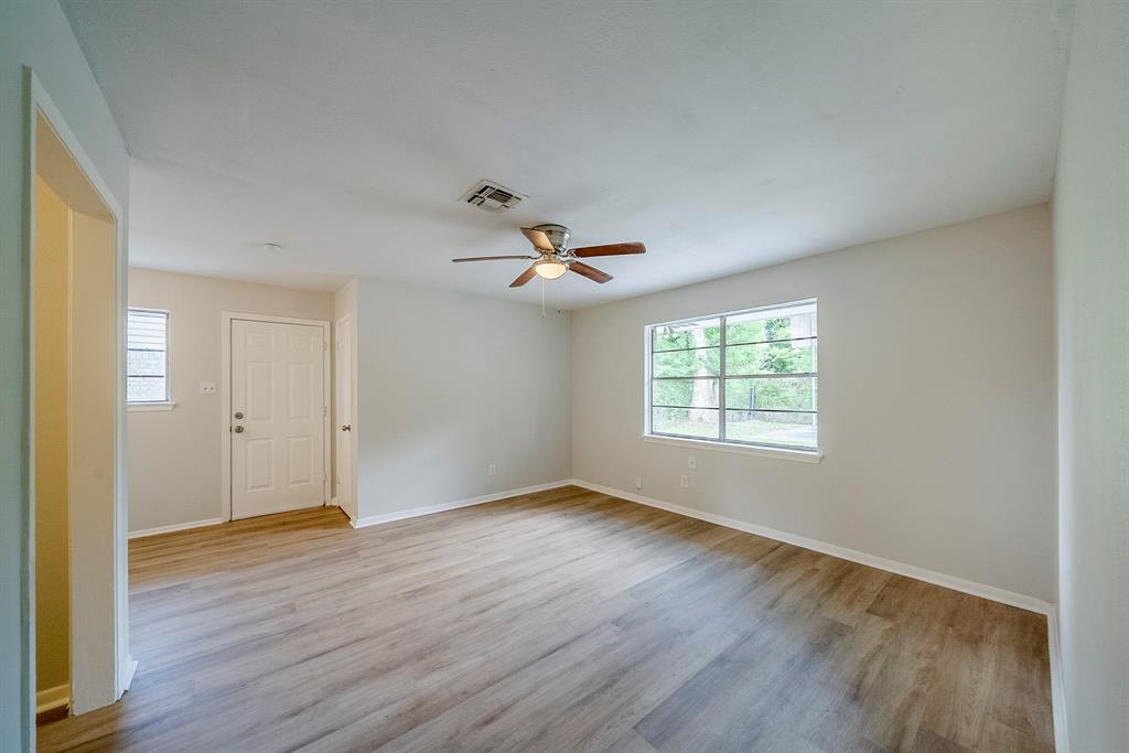 11063 Vailview Drive, Houston, Texas image 2