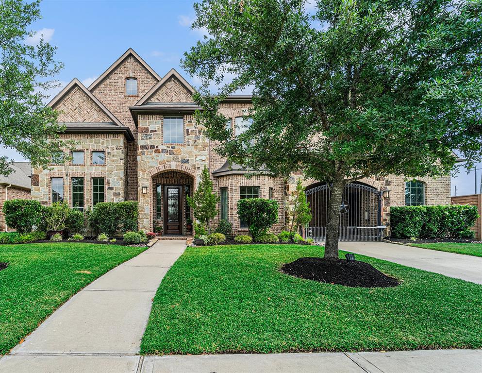21806 W Firemist Court