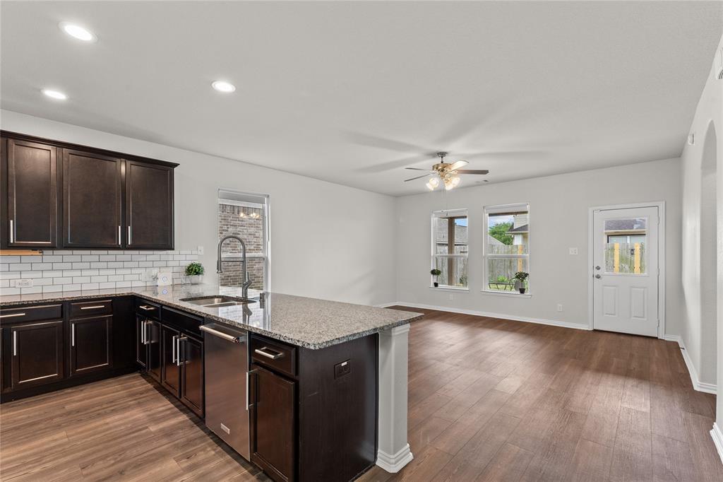 1037 Cash Street, Alvin, Texas image 11