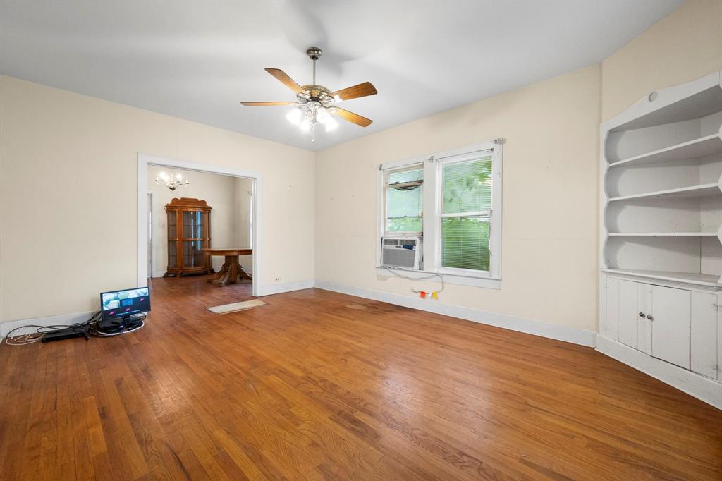 1900 S Baylor Street, Brenham, Texas image 6
