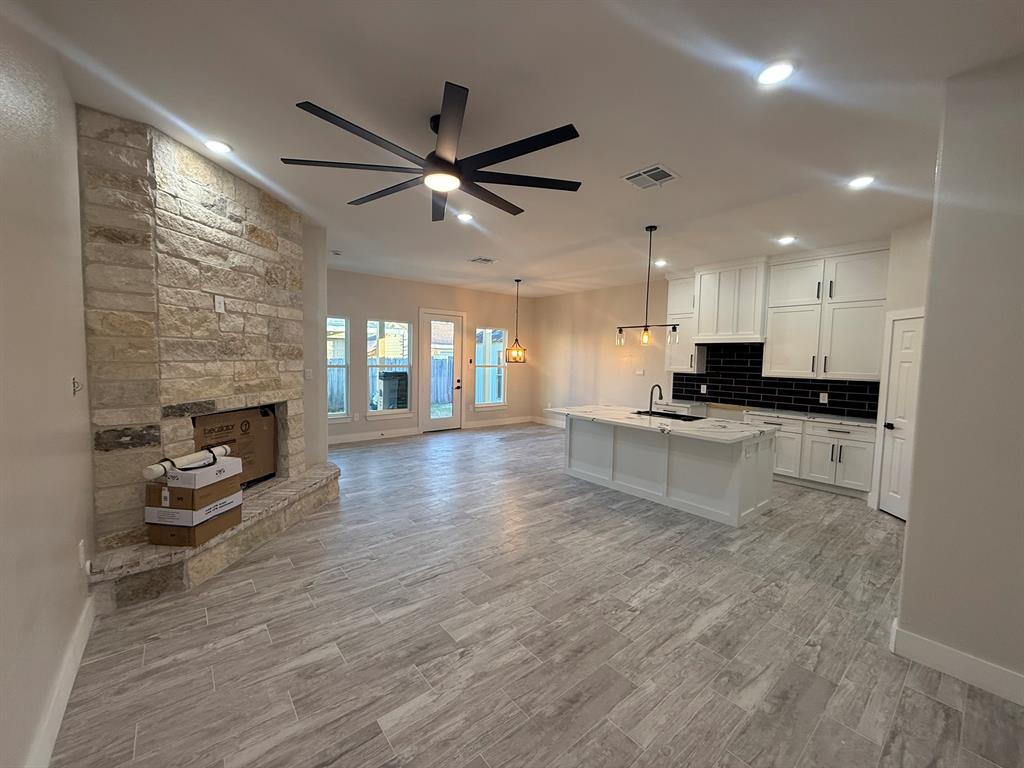 11009 San Jacinto Drive, La Porte, Texas image 6
