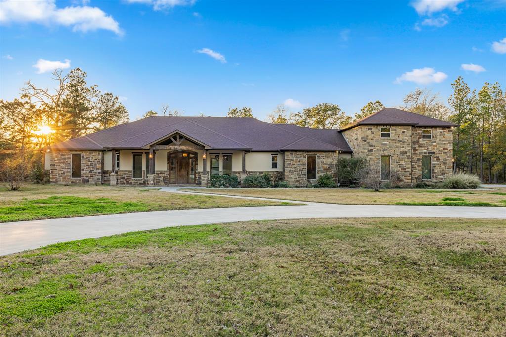 87 Cedar Ridge, Huntsville, Texas image 1